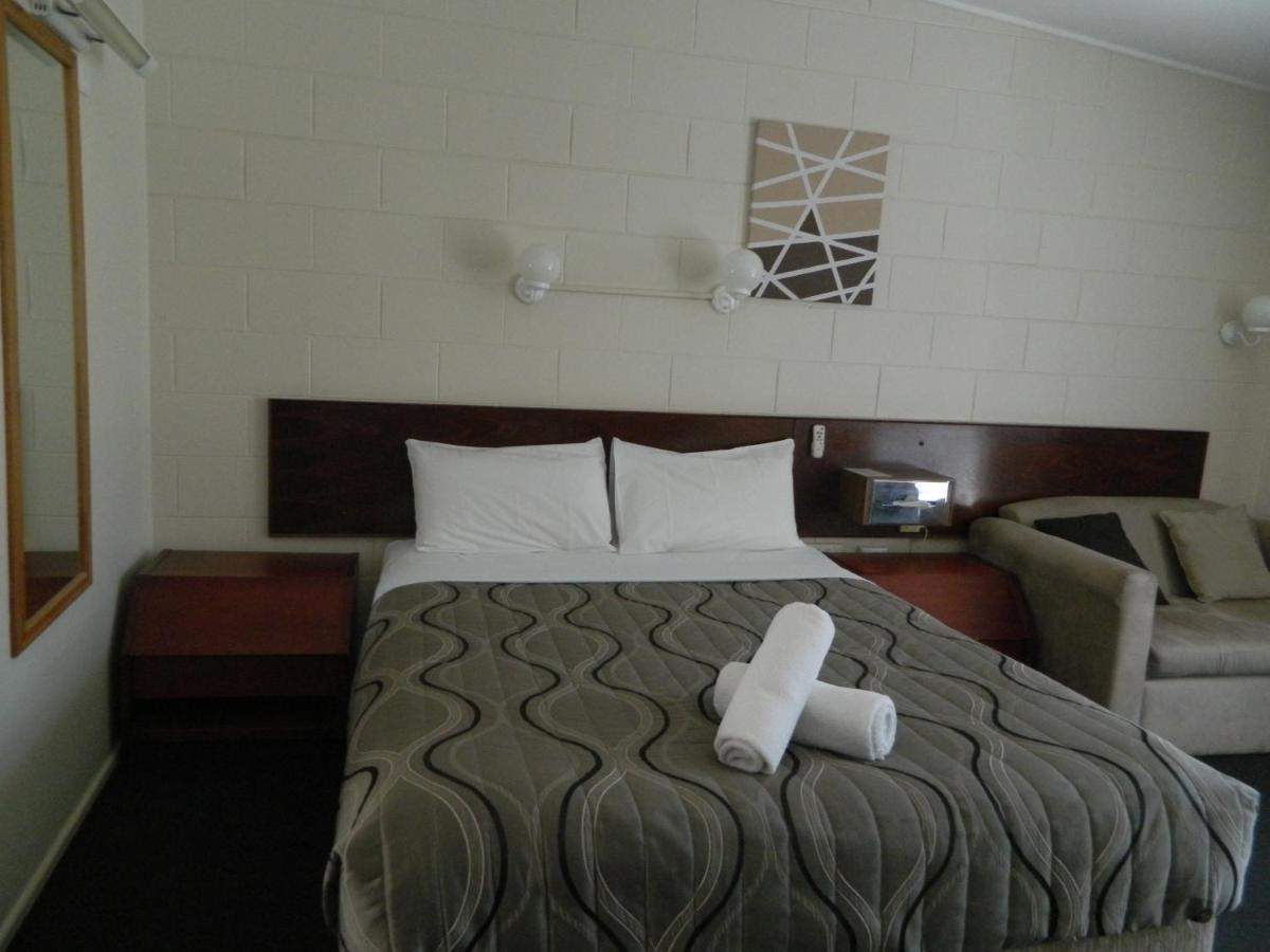 Coachman Motel Тувумба Экстерьер фото