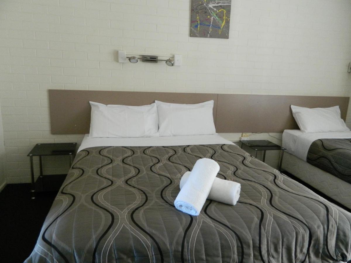 Coachman Motel Тувумба Экстерьер фото