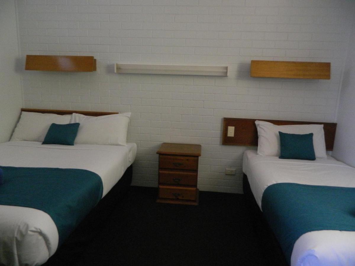 Coachman Motel Тувумба Экстерьер фото