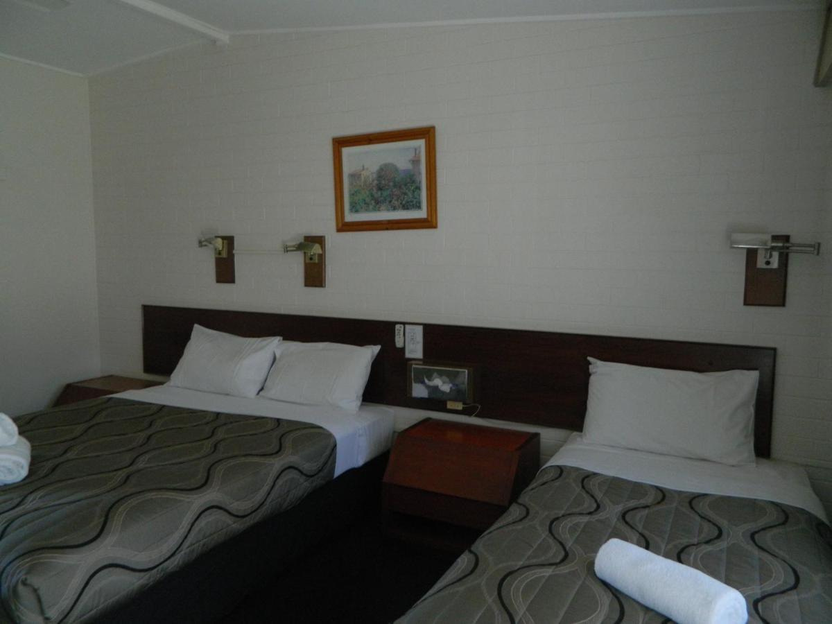 Coachman Motel Тувумба Экстерьер фото