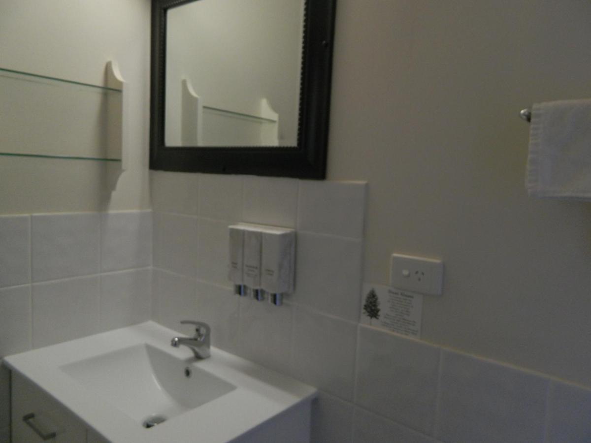 Coachman Motel Тувумба Экстерьер фото
